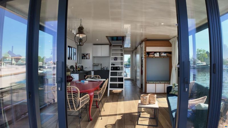 DL-Boats Houseboat