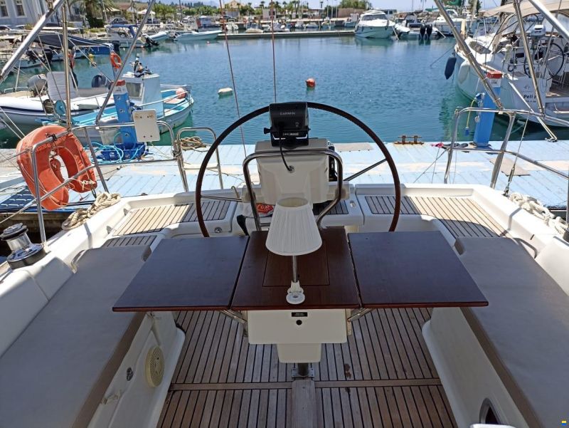 Beneteau Oceanis 37