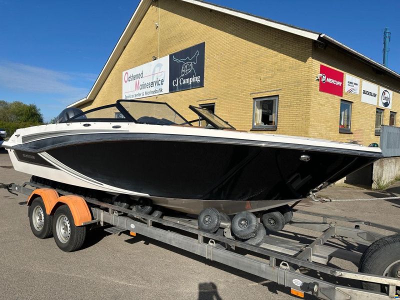 Glastron GT 200 &ndash; Med Yamaha 200 HK &ndash; Kl
