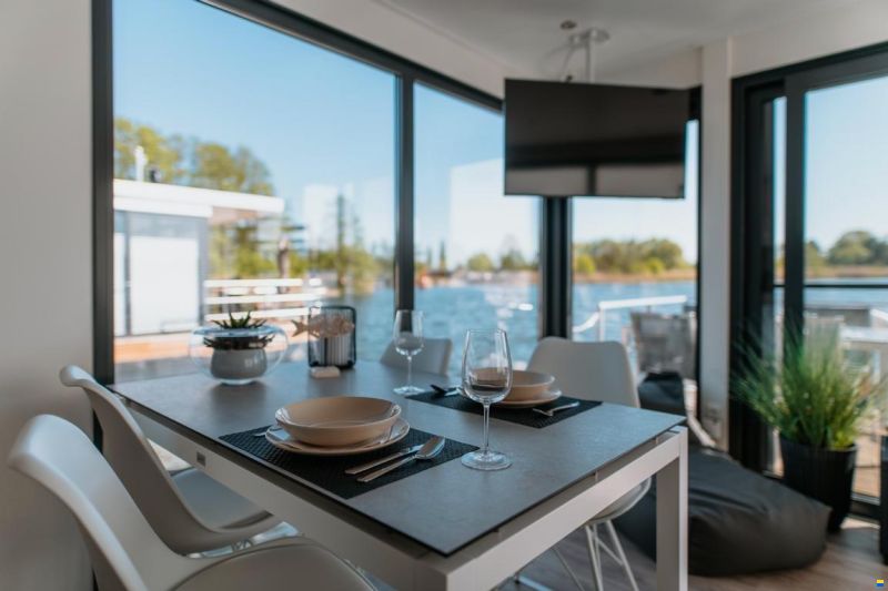 Exklusive Ferienwohnung auf dem Wasser