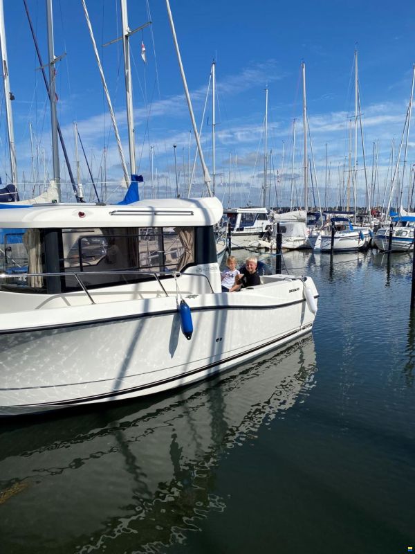 Quicksilver 675 Pilothouse