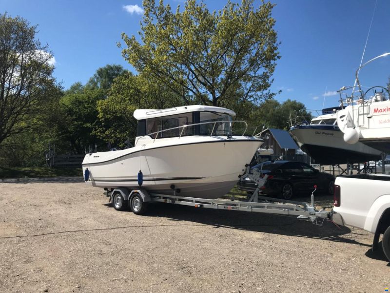 Quicksilver 675 Pilothouse