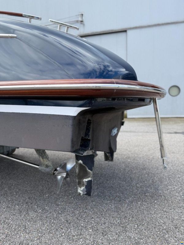 Riva AQUA 33