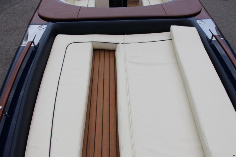 Riva AQUARIVA 33