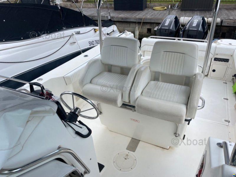 Boston Whaler 28 Outrage