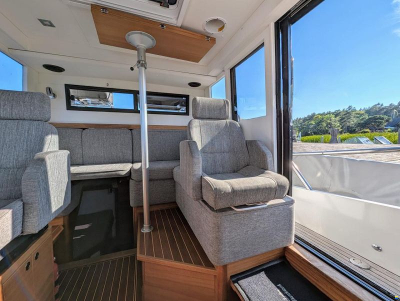 Paragon Yachts 31 Flybridge