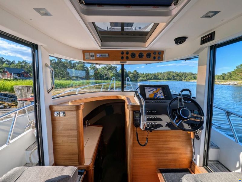 Paragon Yachts 31 Flybridge