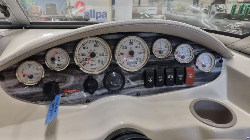 Stingray 205 CX 5.0 MPI met trailer en slechts 14