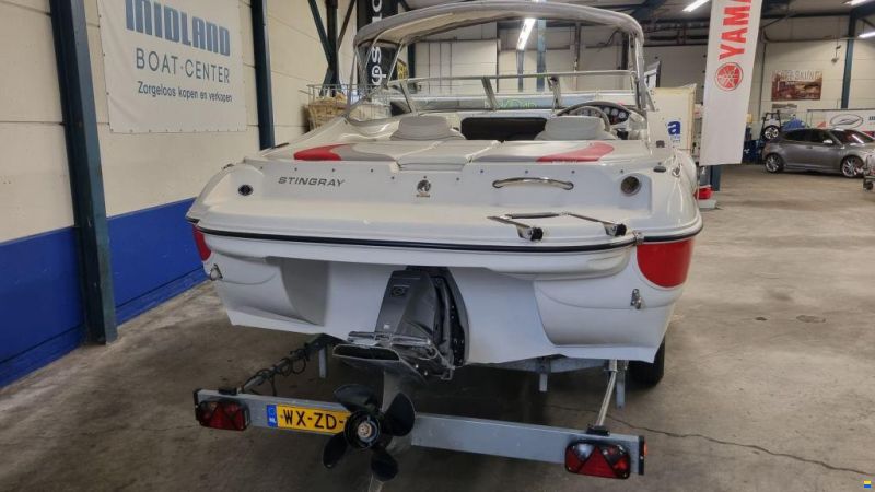 Stingray 205 CX 5.0 MPI met trailer en slechts 14