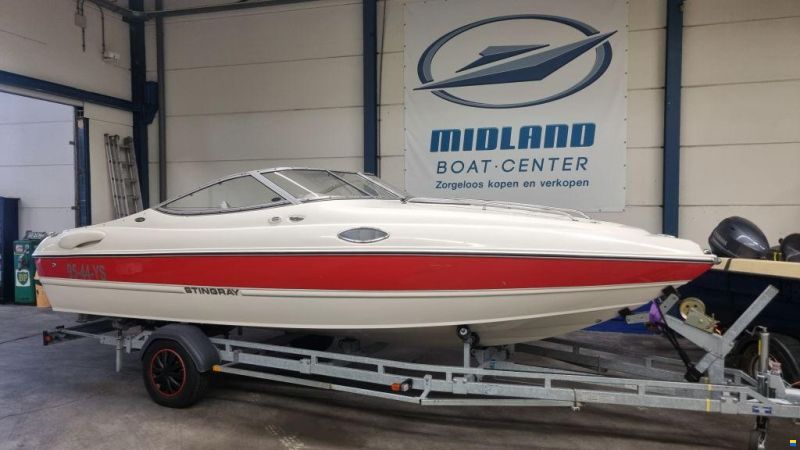 Stingray 205 CX 5.0 MPI met trailer en slechts 14