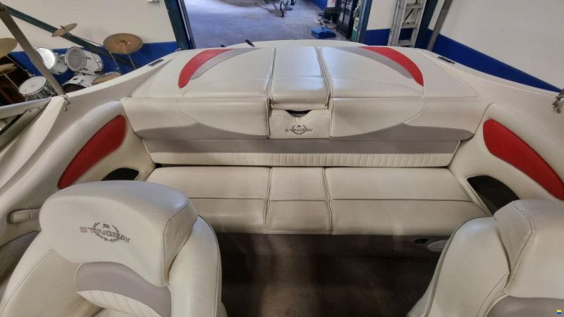 Stingray 205 CX 5.0 MPI met trailer en slechts 14