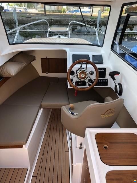 The Captains Fisher 660