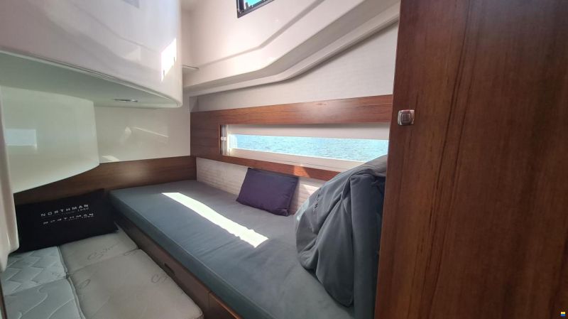 Northman 1050 Trawler | Flybridge option