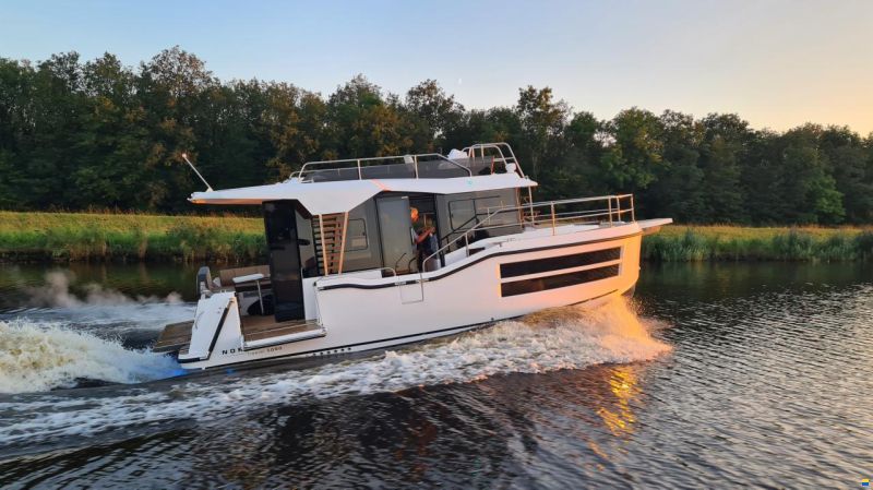 Northman 1050 Trawler | Flybridge option