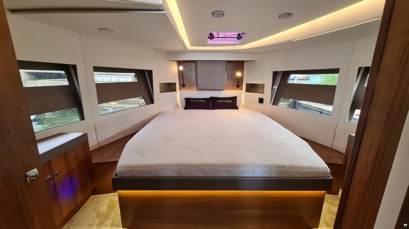 Northman 1050 Trawler | Flybridge option