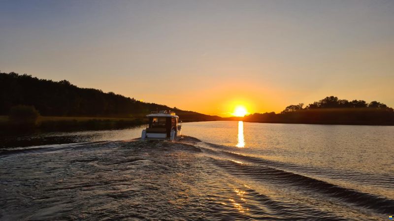 Northman 1050 Trawler | Flybridge option