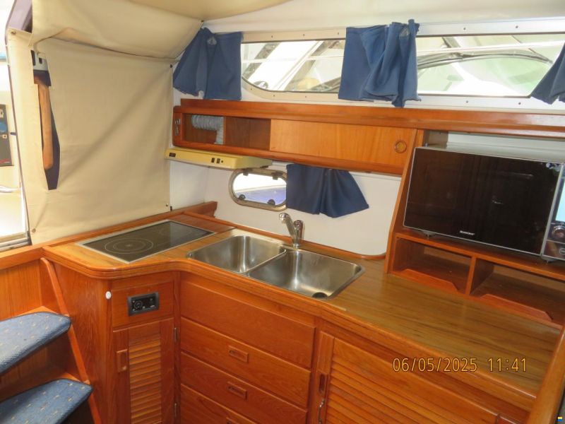 Polar Ibiza 390