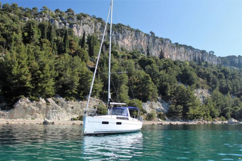 Beneteau Oceanis 35