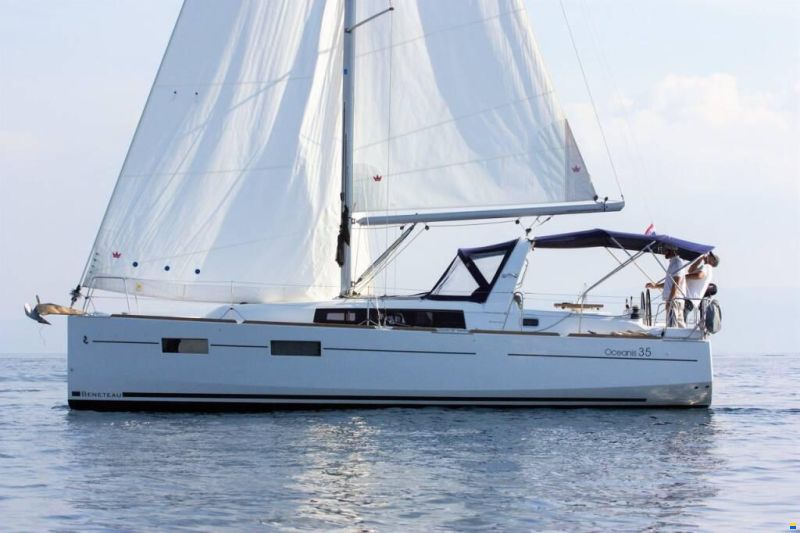 Beneteau Oceanis 35