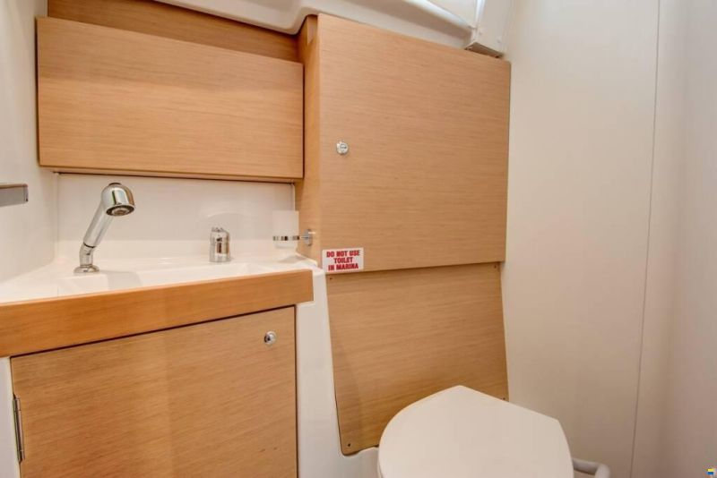 Beneteau Oceanis 38