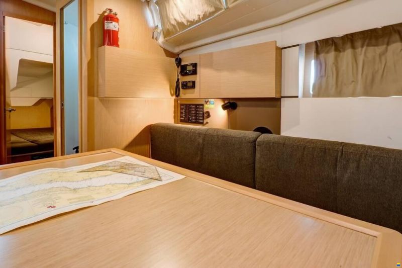 Beneteau Oceanis 38