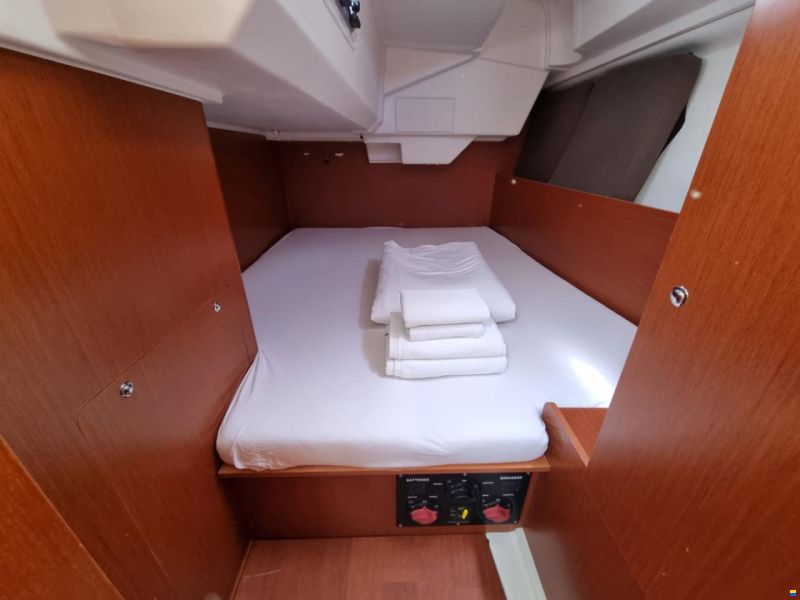 Beneteau Oceanis 38.1