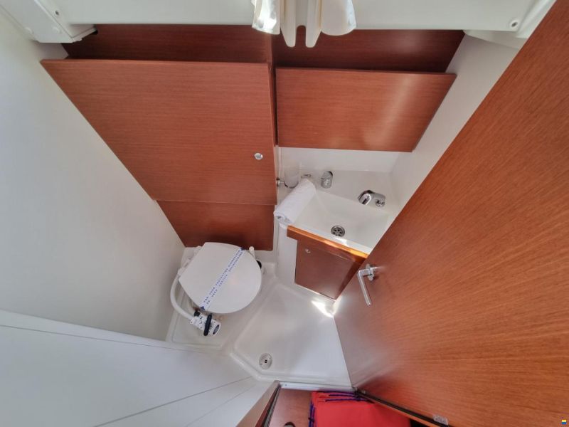 Beneteau Oceanis 38.1
