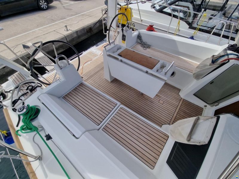 Beneteau Oceanis 38.1