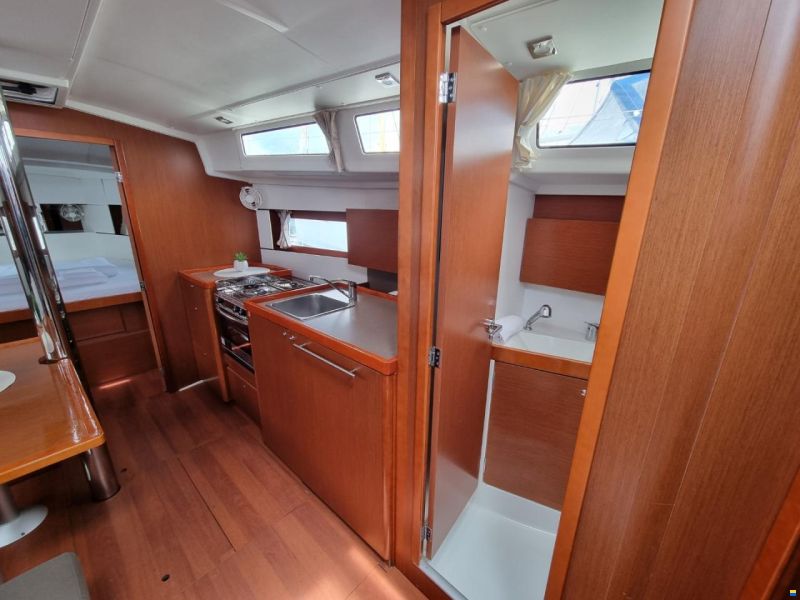 Beneteau Oceanis 38.1