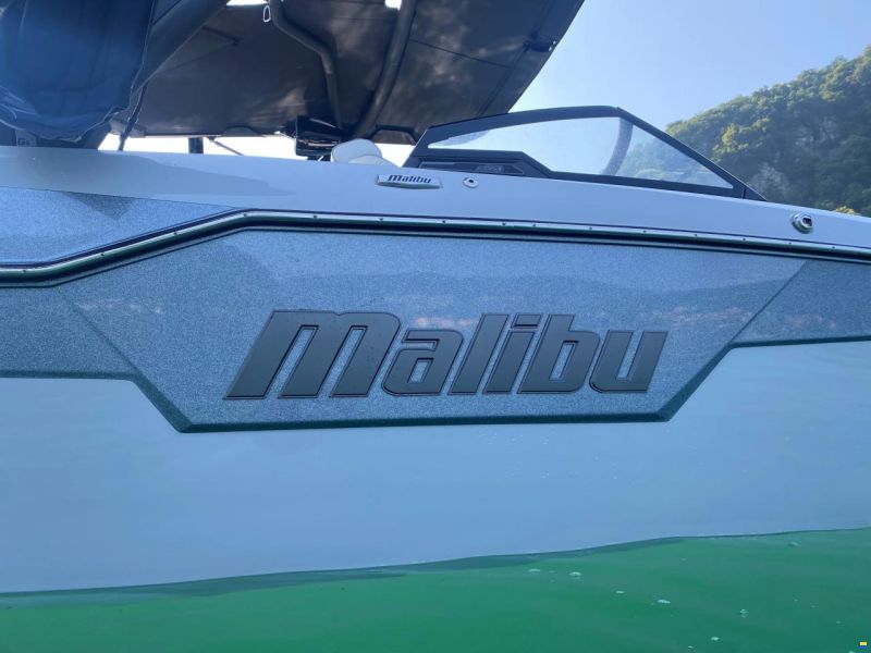 Malibu M220