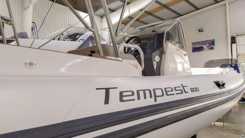 Capelli Tempest 800