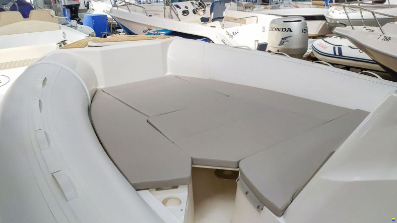 Capelli Tempest 800