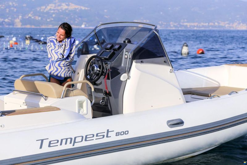 Capelli Tempest 800