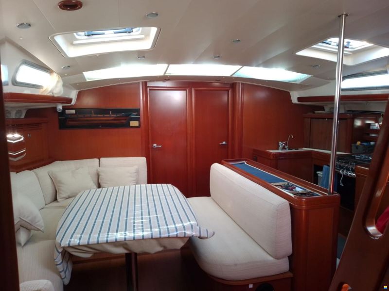 Beneteau Oceanis Clipper 523
