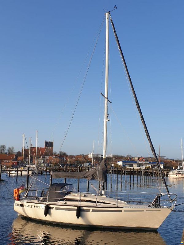 Beneteau First 28