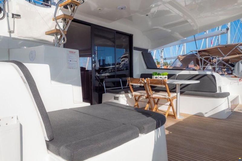 Lagoon 42