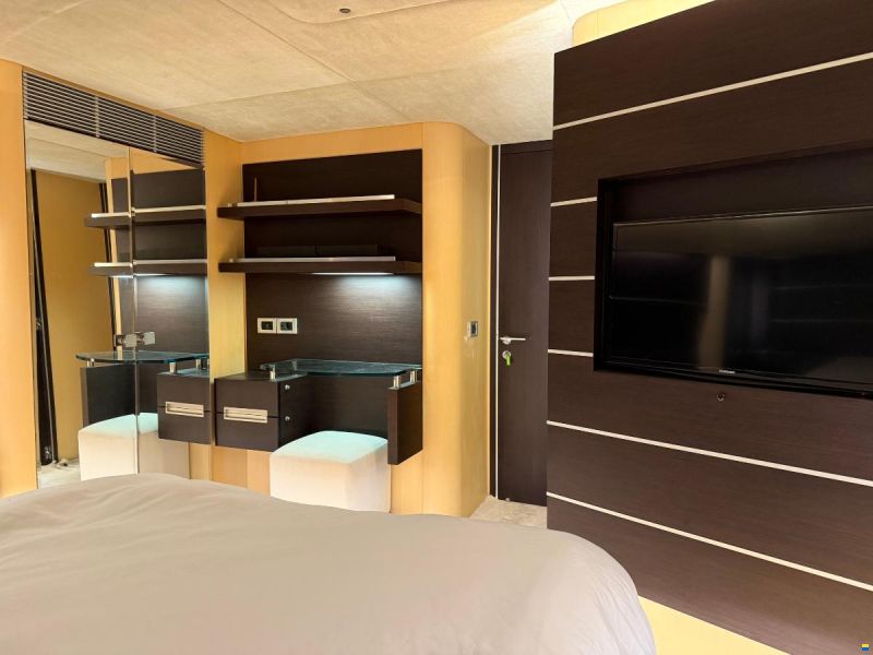 Azimut 86s