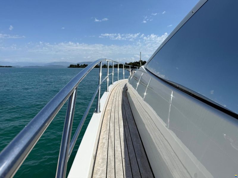 Azimut 86s