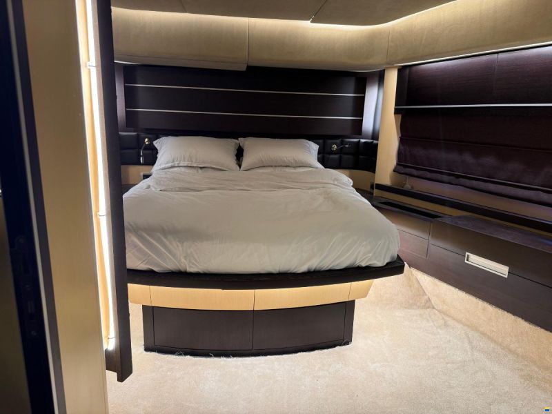 Azimut 86s