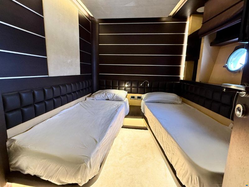 Azimut 86s