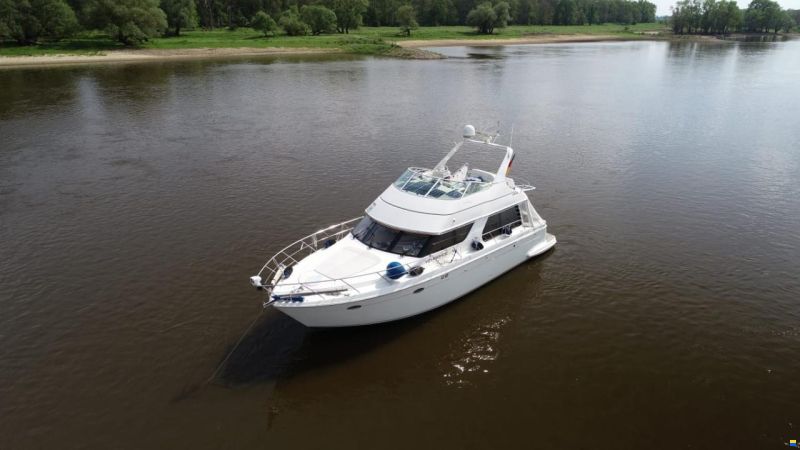 Carver Voyager Pilothouse 450