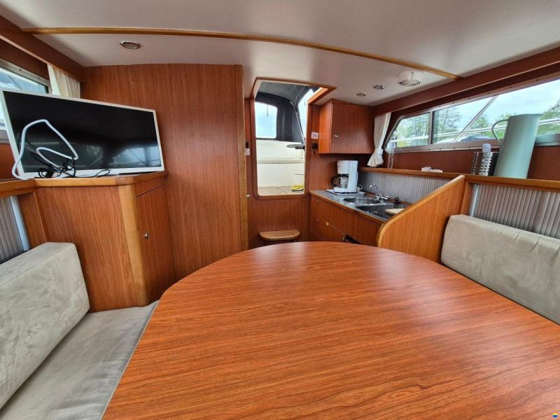 Marco Yachts 860 AK