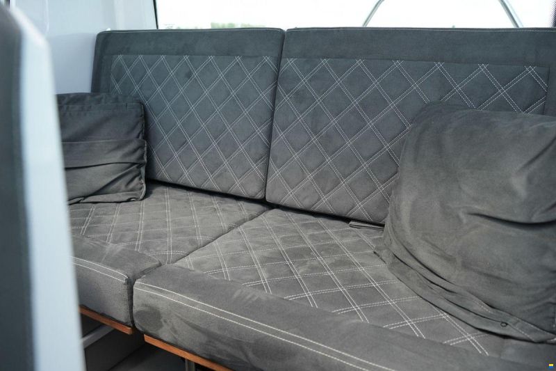 Axopar 28 Cabin