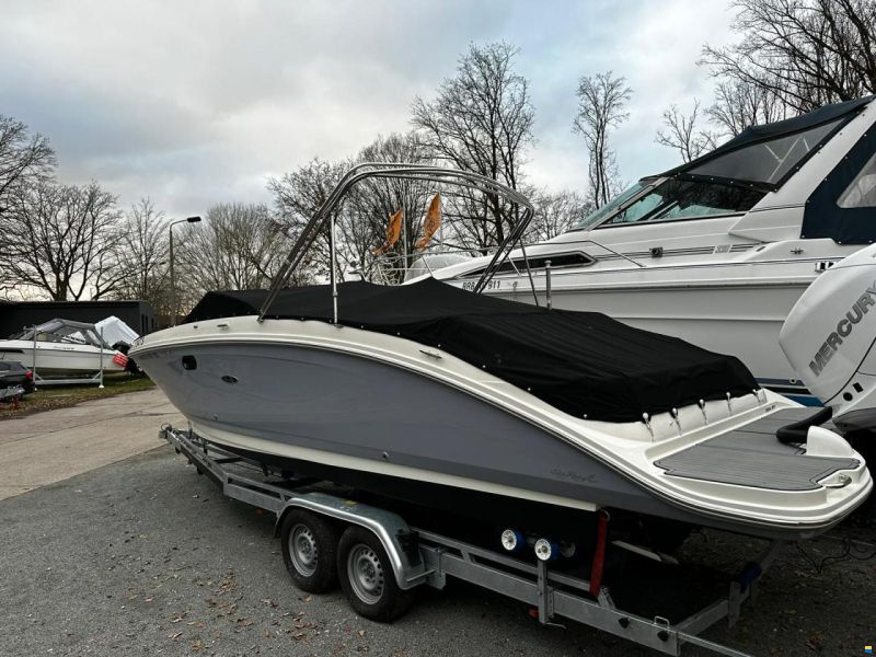 Sea Ray SDX 270 Outboard