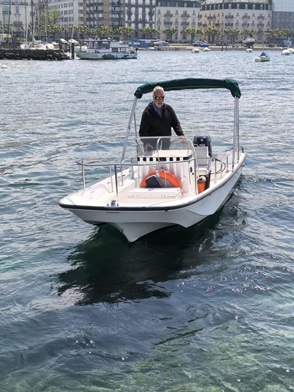 Boston Whaler Montauk 17
