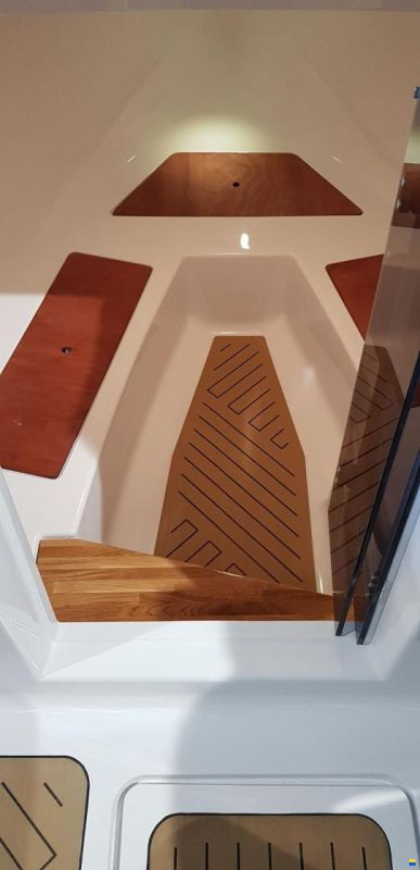 Marine Time QX640 Concept Cruiser