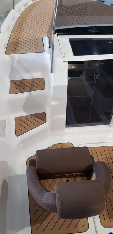 Marine Time QX640 Concept Cruiser