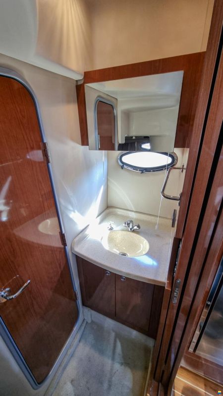 Regal 4060 Commodore