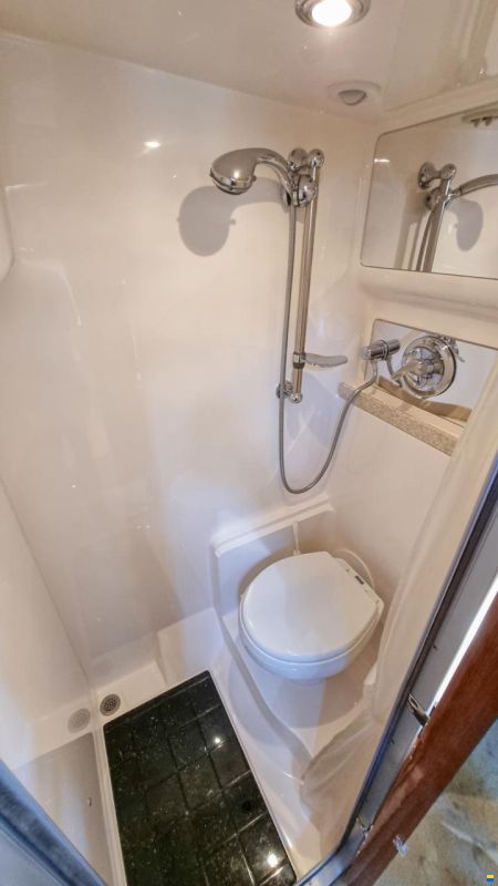 Regal 4060 Commodore