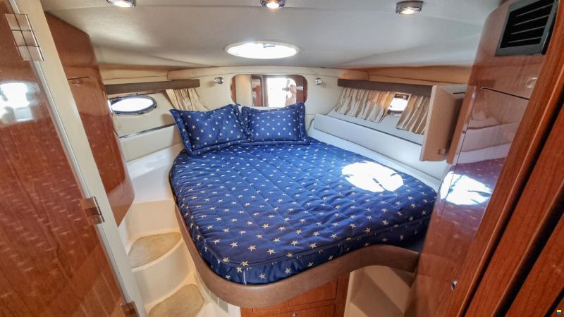 Regal 4060 Commodore